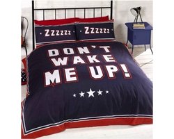1-persoons dekbedovertrek (dekbed hoes) “don’t wake me up” donkerblauw (navy blauw) met rood – witte tekst en sterren / sterretjes (achterzijde gestreept) eenpersoons 140 x 200 cm (stoer beddengoed tiener slaapkamer, Kerst cadeau!)