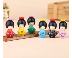 1 x Japans Kimono Poppetje - Traditionele Miniatuur - Ornament - Geisha - Poppen - Beeldjes - Willekeurige Kleur - Japan - Kawai - Japanse Poppetjes - Gelukspoppetjes