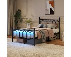 120x200cm metalen bedframe met vintage hoofdbord en voeteneinde, USB-oplaadstation, LED-bedframe, robuuste stalen lattenbodem, doorloopbare opbergruimte onder het bed, geen boxspring nodig, zwart