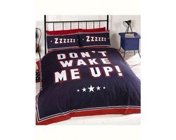 2-persoons dekbedovertrek (dekbed hoes) “don’t wake me up” donkerblauw (navy blauw) met rood – witte tekst en sterren / sterretjes (achterzijde gestreept) tweepersoons 200 x 200 cm (stoer slaapkamer beddengoed tieners!)