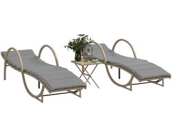 2 stuks ligstoelen met tafel in beige van polyrotan en PE-rotan voor buiten, verstelbare rugleuning en gevoerde kussens