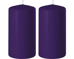 2x Paarse cilinderkaarsen/stompkaarsen 6 x 12 cm 45 branduren - Geurloze kaarsen paars - Woondecoraties