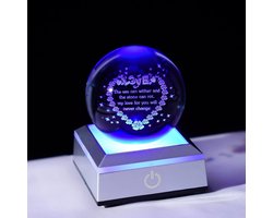 3D Liefde Hart Kristallen Bal Ornamenten, 60mm Laser Gegraveerde Glazen Ballamp met LED Kleurrijke Lichtbasis, Geschenken voor Vriendin Gepersonaliseerde Valentijnsdag cadeau