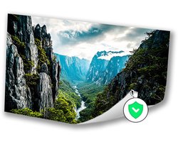 Adembenemende bergvallei met rivier - Bergen poster - Wanddecoratie rivier - Realisme kunststroming - Retro poster - Wanddecoratie woonkamer - poster 100x70 cm