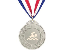 Akyol - zwemmen medaille zilverkleuring - Zwemmen - beste zwemmer - gegraveerde sleutelhanger - zwemmen cadeau - zwemdiploma cadeau - sport - gepersonaliseerd - sleutelhanger met naam