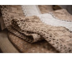 Allecta - Geweven macramé tafelloper van katoen en linnen met kwastjes - Tafeldecoratie - Eettafel decoratie - Rustieke boho bruiloft - 30 x 120 cm - Bruin