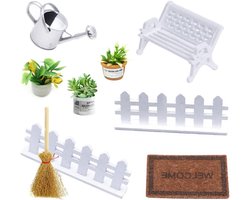 Allecto Plus - Miniatuur poppenhuis tuinset met 9 stuks gereedschap en accessoires voor poppenhuis tuin - planten, hek, gieter, bank & ornamenten