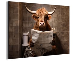 Aluminium schilderij 30x20 cm - Wanddecoratie metaal - Schotse hooglander - Krant - Toilet - Metalen muurdecoratie woonkamer - Decoratie industrieel - Foto op dibond - Industriële accessoires slaapkamer
