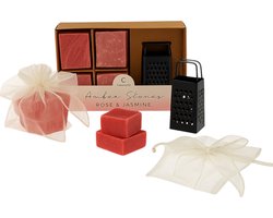 Amberblokjes Giftset Roos & Jasmijn – 4×25 g Geurblokjes (2× Roos, 2× Jasmijn) met Metalen Rasp (8 cm) & 6 Luxe Organza Geurzakjes