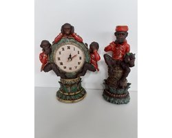 Apen beeld set van een  apen klok met 3 apen HOREN ZIEN EN ZWIJGEN en bijpassende apen kandelaar APART H.Originals  22x18x9 cm