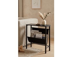 Ardful Japandi Chique Bijzettafel Zwart met Tijdschriftenhouder - Luxe Smalle Sidetable voor Bank - Industrieel Metalen Frame & Houtnerf Textuur - Compacte Laptoptafel & Krantenbak - Zwart 48x20x50 cm