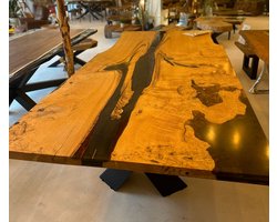 Arka Woods - Epoxy en kastanje houten eettafel - Amalia