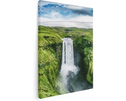 Artaza Canvas Schilderij Waterval In Het Groene Landschap - 60x80 cm - Wanddecoratie Woonkamer - Schilderijen - Muurdecoratie