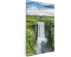 Artaza Canvas Schilderij Waterval In Het Groene Landschap - 80x120 cm - Groot - Wanddecoratie Woonkamer - Schilderijen - Muurdecoratie