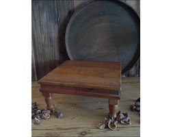 Authentiek bajot tafeltje/pata tafeltje/bijzet tafeltje 36 x 36 x 16 cm.