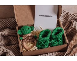 Baby Rammelaar - Baby Yoda met Zachte Schoentjes Geschenkset met Geboortekaart Baby - Kraamcadeau Unisex Jongen Meisje - Baby Cadeau - Geboorte Cadeau - Babyshower - Baby Geschenkset - Kraamcadeau - Kraampakket
