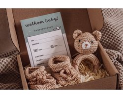 Baby Rammelaar Beer met Zachte Schoentjes Hand Gebreid Geschenk Set met Geboortekaart Baby - Kraamcadeau Unisex Jongen Meisje - Baby Cadeau - Geboorte Cadeau - Babyshower - Baby Geschenkset - Kraamcadeau - Kraampakket