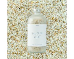 Badzout 'don't be salty' - Lemongrass & kamille - 500 ml - Parfum - De Beste Mama - Omdat je het verdient - De Liefste Mama - Cadeauset - Moederdag - Geschenk - Cadeau - Zen - Zelfliefde - Moment van Rust - Me-time - Badkamer - Geschenk - Cadeau