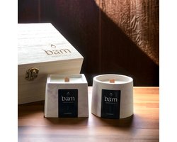 BAM kistje met 2 Lavendel geurkaarsen met houten wiek in een paars gemarmerd handmade potje - 30 branduren (100g) per kaars - cadeautip - geschenk - vegan