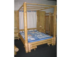 Bamboe hemelbed bamboebed ombouw 2-persoonsbed binnen/matrasmaat 160x200 Compleet met matras en lattenbodem met bezorging en montage.