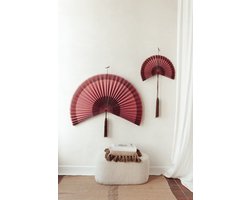 Bamboe waaier paars Medium | Bamboo wanddecoratie | Wanddecoratie waaier met kwastjes | Interieur eyecatcher