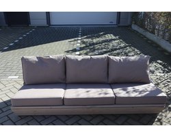 Bankje “Sauna” van Grijs Douglas hout 180cm – Taupe kussens – relax bank – Loungebank – Lage zetel – 3 persoons – Dim grey