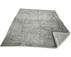 Bedsprei / plaid Kopenhagen | 220 x 240 cm | microfibre grand luxe & imitatieschaap | kleur: olive