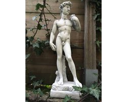 Beeld vol steen van de bijbelse figuur David