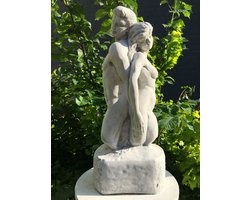 Beeld vrouw & man "liefde" vol steen.