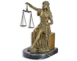 Beeldje Vrouwe Justitia van brons op marmeren voet – decoratief bronzen Lady Justice boekensteun – klassieke juridische beeldengroep