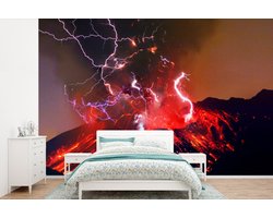 Behang - Fotobehang Bliksem bij vulkaanuitbarsting - Breedte 360 cm x hoogte 240 cm