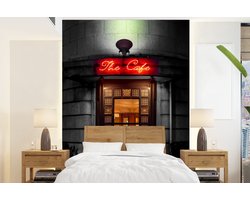Behang - Fotobehang Deur - Café - Rood - Architectuur - Neonlicht - Breedte 205 cm x hoogte 280 cm - Behangpapier
