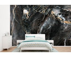 Behang - Fotobehang Marmer - Zwart - Goud - Patroon - Breedte 600 cm x hoogte 400 cm