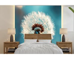 Behang - Fotobehang Paardenbloem - Natuur - Bloemen - Blauw - Breedte 220 cm x hoogte 220 cm