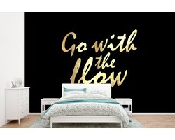 Behang - Fotobehang Quotes - Relax - Goud - Zwart - Breedte 360 cm x hoogte 240 cm