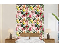 Behang - Fotobehang Rozen - Bloemen - Collage - Geel - Breedte 180 cm x hoogte 280 cm