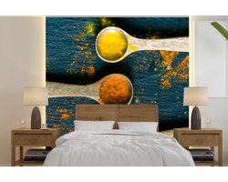 Behang - Fotobehang Specerijen - Lepel - Kruiden - Bruin - Geel - Groen - Breedte 280 cm x hoogte 280 cm