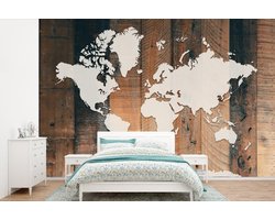 Behang - Fotobehang Wereldkaart - Hout - Wit - Breedte 600 cm x hoogte 400 cm