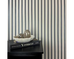 Beige Vliesbehang met Zwarte en Taupe Strepen voor Moderne Scandinavische Wand