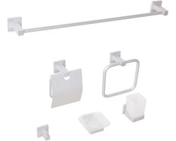 BELIANI UVITA - 6-delige badkamer hardware set - Zilver - Aluminium