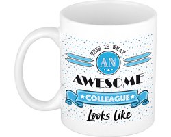 Bellatio Decorations Cadeau koffiemok voor een geweldige collega - blauw - keramiek - 300 ml