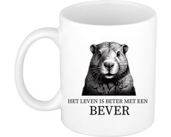 Bellatio Decorations Cadeau mok voor de familie Bever - het leven is beter met - wit - keramiek - 300 ml