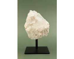 Bergkristal cluster op standaard-1.079 gr