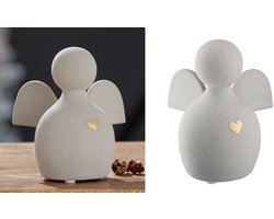 Beschermengel voor speciale momenten in het leven. van keramiek-8.5 x 12 x 13.5 cm - zandkleur met gouden hartje - geschenk cadeau geschenkje