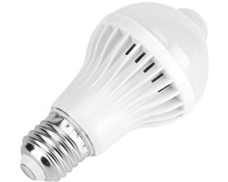 Bewegingssensorlamp, PIR infrarood LED-lamp, E27 slimme lamp, geschikt voor entrees, veranda's, trappen, garages, gangen en kelders (7 watt).