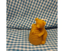 Bijenwas kaars, bijenkorf met beertje