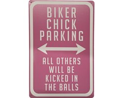 Biker chick – Wandbord – Parking only - Biker - Motor - Vrouwen bord - Reclame bord – Tekstbord - Metal sign – 20 x 30cm – Cave & Garden