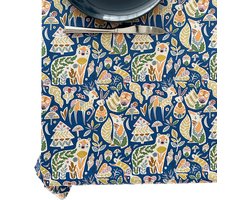 BINK Bedding Tafelkleed - Tafelzeil Forrest Blauw - Acryl gecoat Katoen 145 x 50 cm - afneembaar - wasbaar - feest - feestdecoratie - kinderfeestje - verjaardag - buiten eten - bosdieren - beer - hert - uil - konijn - vos - multicolor