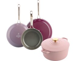 BK Sky Violet Pannenset 3-delig + Bourgogne Braadpan 24cm - 4.2l - PFAS-vrije antikleeflaag - Pannenset inductie - Keramische pan - Braadpan Gietijzer - Ovenbestendig tot 220°C - Vaatwasserbestendig - Roze
