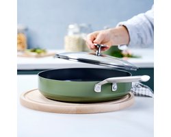 BK Sublime hapjespan - PFAS vrij - Ø 28cm - deksel - olive green - gouden stainless steel handgrepen - ovenbestendig tot 220°C